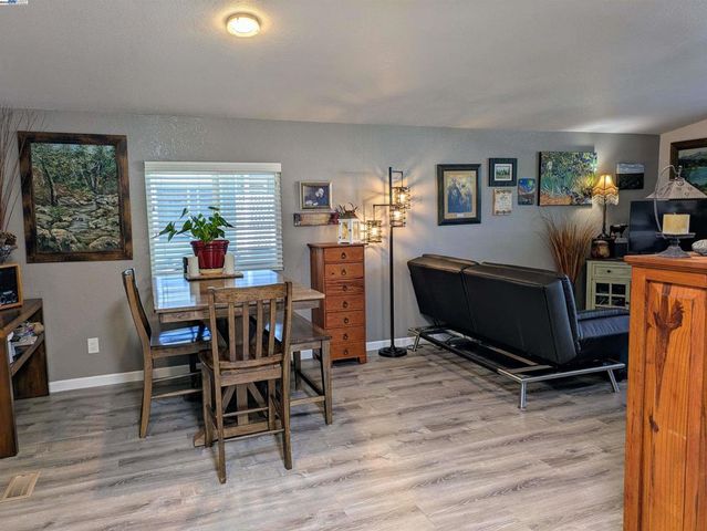 3231 Vineyard Ave, Pleasanton, CA 94566