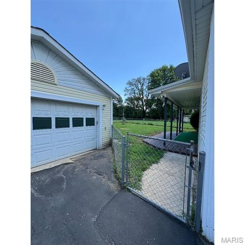 914 N Center Street, Collinsville, IL 62234