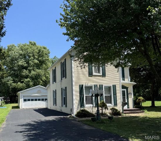 914 N Center Street, Collinsville, IL 62234