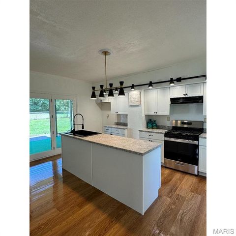 914 N Center Street, Collinsville, IL 62234