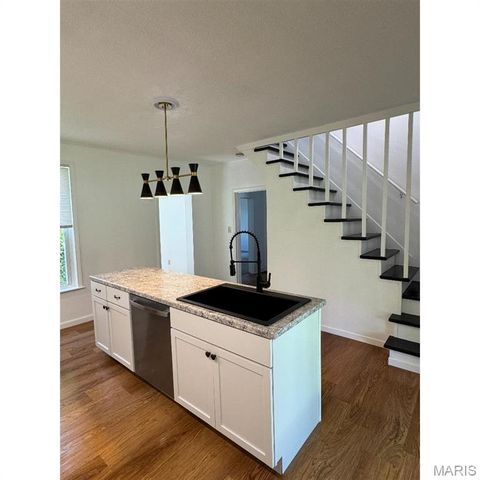 914 N Center Street, Collinsville, IL 62234