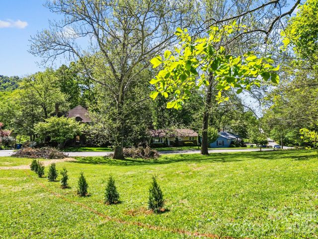 99999 Country Club Road, Asheville, NC 28804