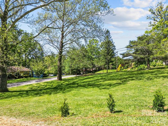 99999 Country Club Road, Asheville, NC 28804
