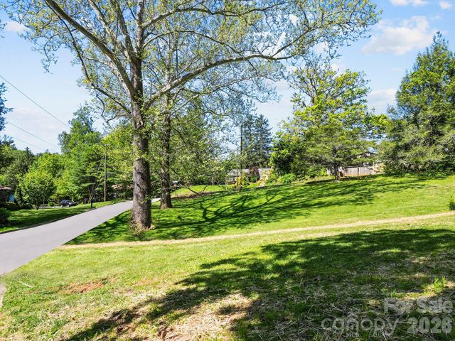 99999 Country Club Road, Asheville, NC 28804