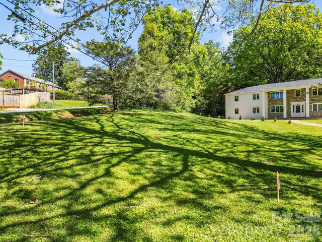 99999 Country Club Road, Asheville, NC 28804