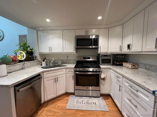 4035 Carmel View Rd 114, San Diego, CA 92130