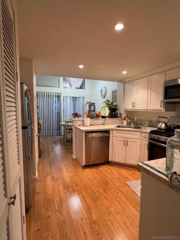 4035 Carmel View Rd 114, San Diego, CA 92130