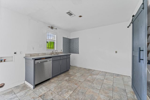 820 E 28th Street, Houston, TX 77009