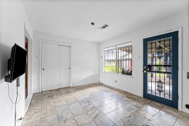 820 E 28th Street, Houston, TX 77009