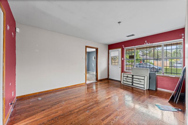 820 E 28th Street, Houston, TX 77009