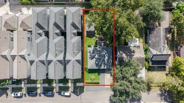 820 E 28th Street, Houston, TX 77009