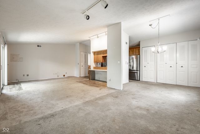 6724 Cross Key Drive, Indianapolis, IN 46268