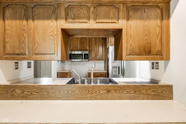 6724 Cross Key Drive, Indianapolis, IN 46268
