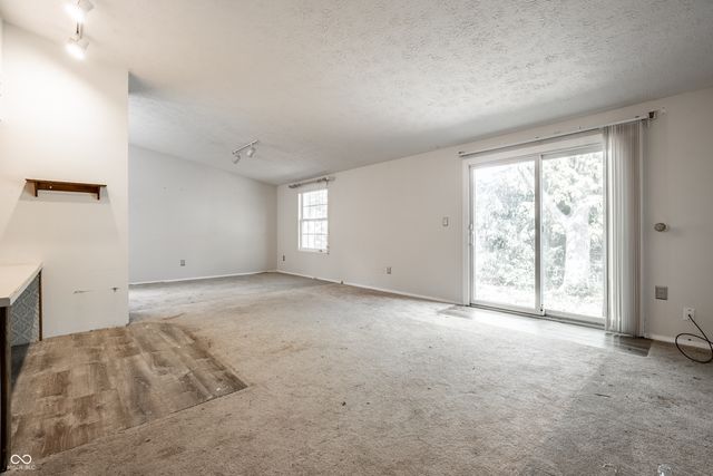 6724 Cross Key Drive, Indianapolis, IN 46268
