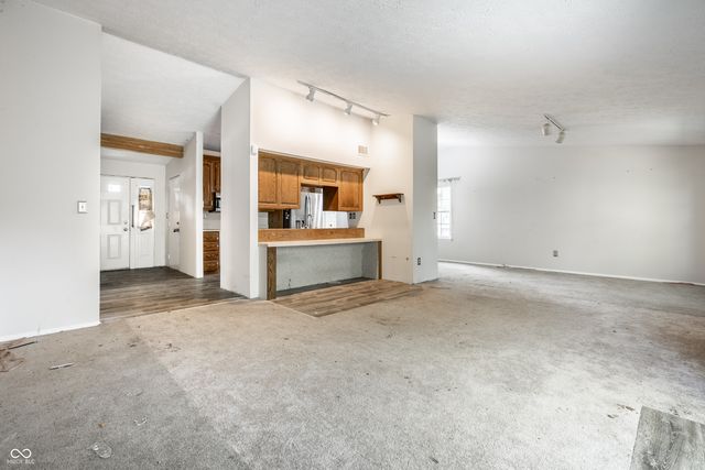 6724 Cross Key Drive, Indianapolis, IN 46268