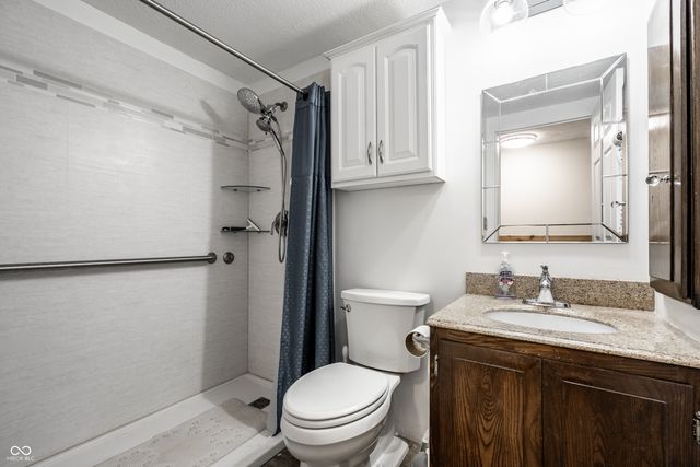 6724 Cross Key Drive, Indianapolis, IN 46268