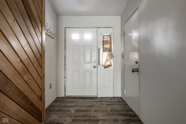 6724 Cross Key Drive, Indianapolis, IN 46268