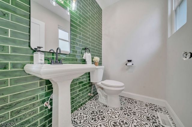 336 Mountain Ave, Westfield Town, NJ 07090