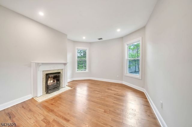 336 Mountain Ave, Westfield Town, NJ 07090