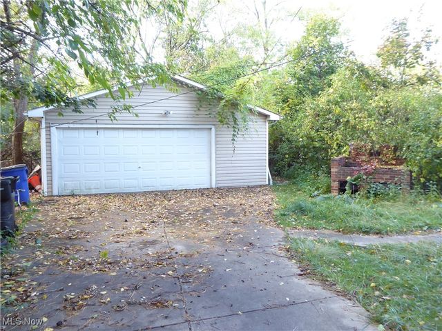 3430 E 102, Cleveland, OH 44104