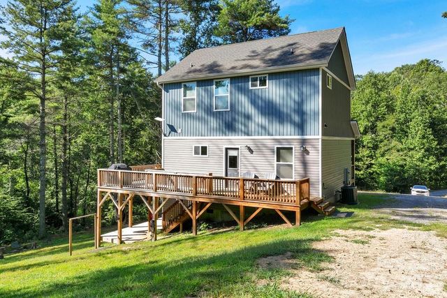 46 Old Chestnut Lane, Hendersonville, NC 28739