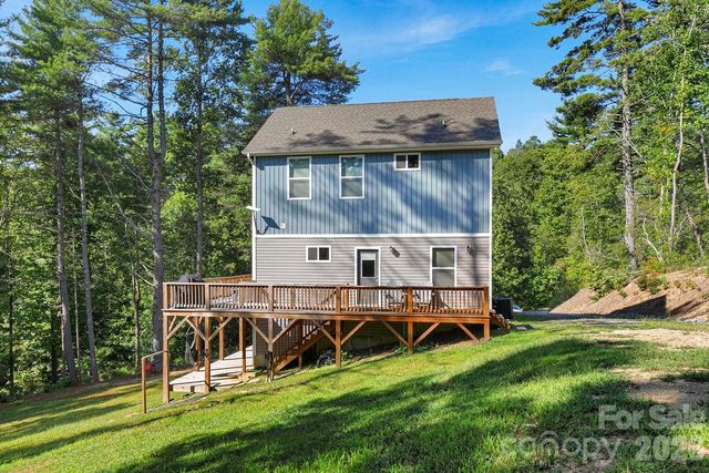 46 Old Chestnut Lane, Hendersonville, NC 28739