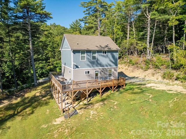 46 Old Chestnut Lane, Hendersonville, NC 28739