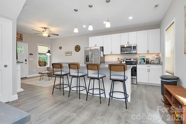 46 Old Chestnut Lane, Hendersonville, NC 28739