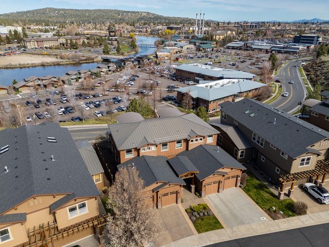 961 SW Vantage Point Way, Bend, OR 97702