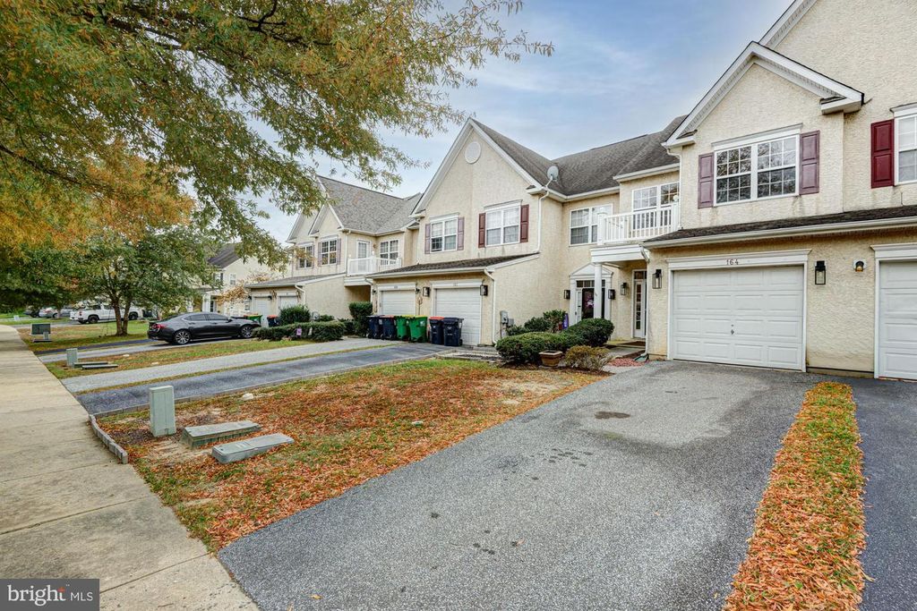 Image 2 of property listing at 164 SPRINGFIELD CIR, Middletown, DE 19709