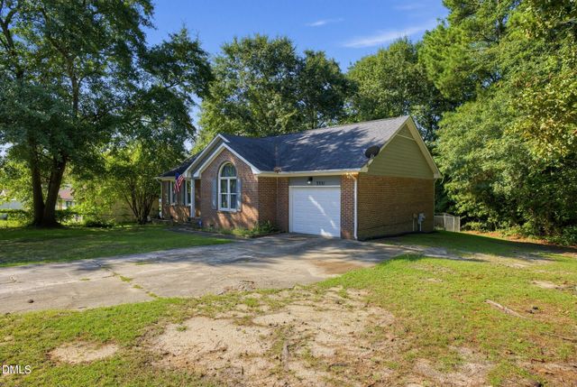3331 Hunting Bay Drive, Spring Lake, NC 28390