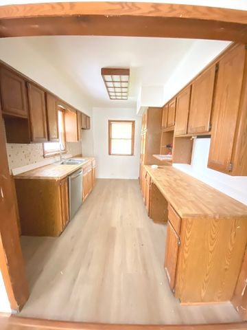 14210 S Wabash Avenue, Riverdale, IL 60827