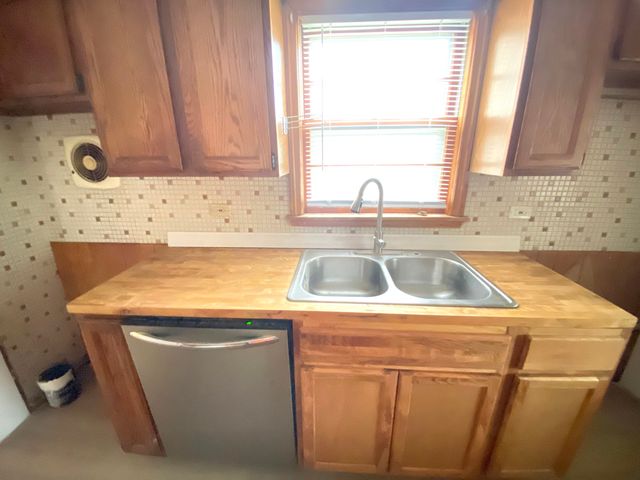 14210 S Wabash Avenue, Riverdale, IL 60827