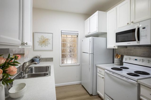 2255 Showers Drive 164, Mountain View, CA 94040