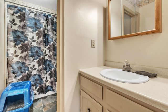 9126 Redfield Drive, Fort Wayne, IN 46819