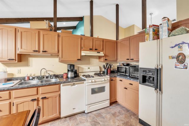 9126 Redfield Drive, Fort Wayne, IN 46819