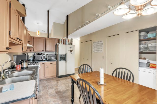 9126 Redfield Drive, Fort Wayne, IN 46819