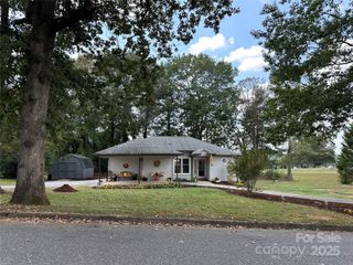 102 Stephens Drive, Morganton, NC 28655