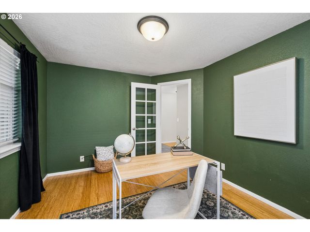 1076 YEW St, Junction City, OR 97448