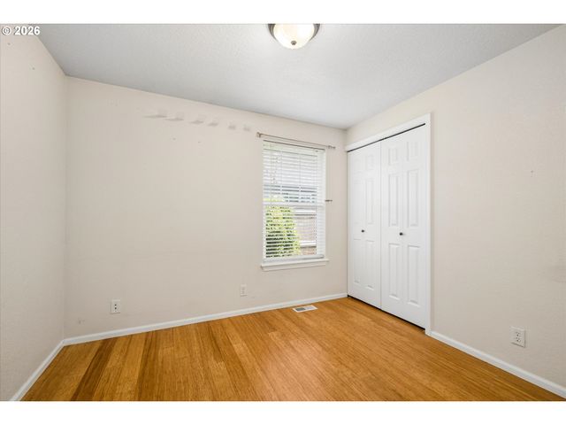 1076 YEW St, Junction City, OR 97448