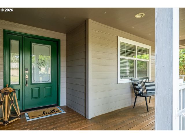 1076 YEW St, Junction City, OR 97448