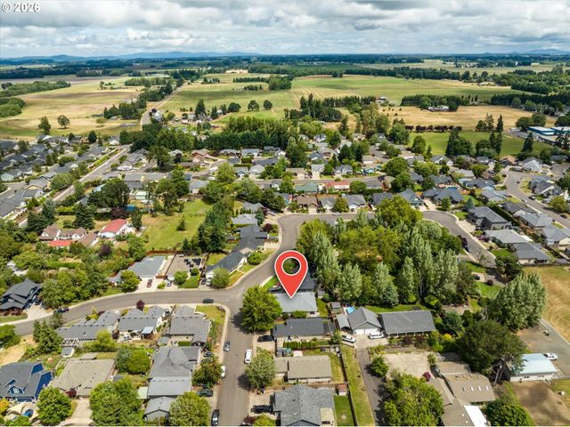 1076 YEW St, Junction City, OR 97448