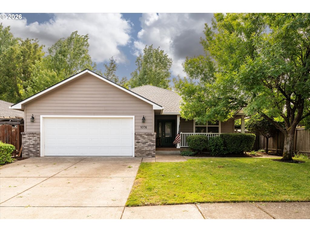 1076 YEW St, Junction City, OR 97448