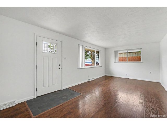 4636 Estes St, Wheat Ridge, CO 80033