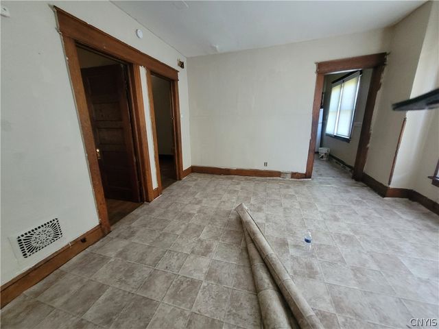1322 South Avenue 24, Syracuse, NY 13207