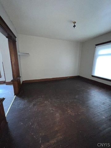1322 South Avenue 24, Syracuse, NY 13207