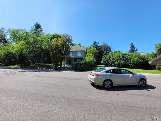 1322 South Avenue 24, Syracuse, NY 13207