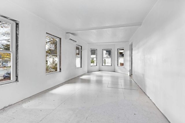 7 Davis St 1, Woburn, MA 01801