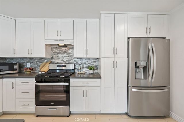 4189 Vineland 120, Studio City, CA 91602