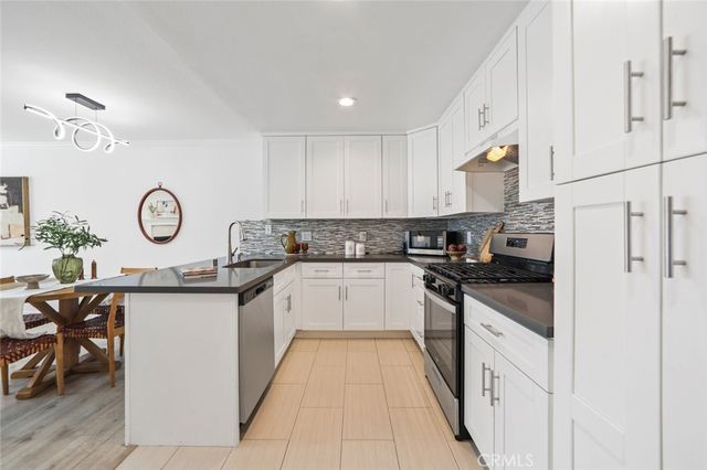 4189 Vineland 120, Studio City, CA 91602